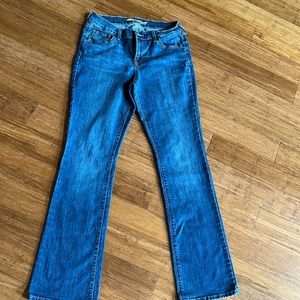 Old Navy Sweetheart jeans, size 10 long. Wonderful pre-owned condition.